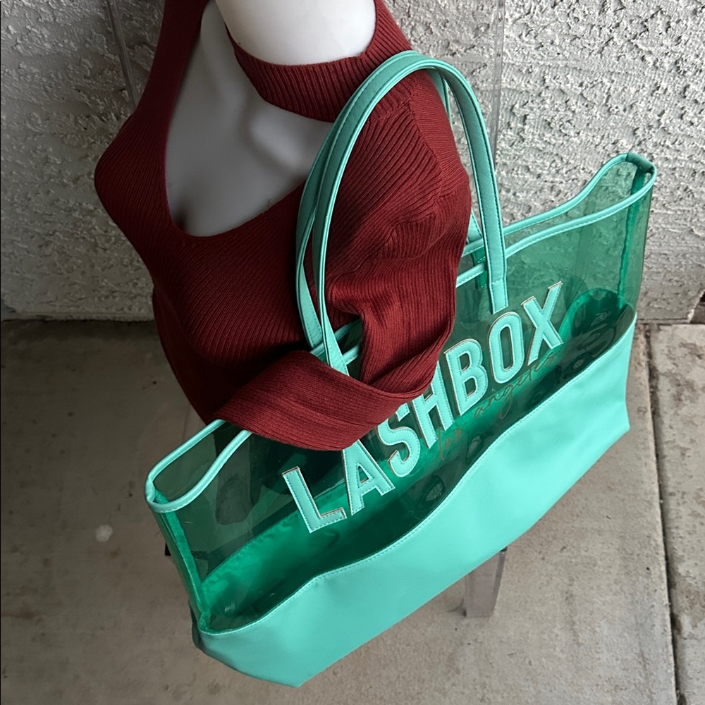 LBLA Vacation Tote XL-Lashbox LA luxury vegan leather & PVC bag-used few times - Picture 9 of 16